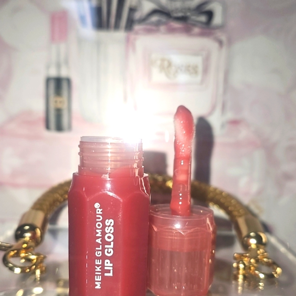 #0074 Meike Glamour Lip Gloss‎ in 01, Gloss Is Scented Like Bubble Gum